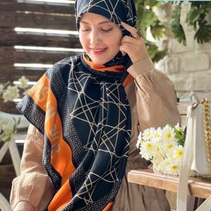 روسری نخی دیور